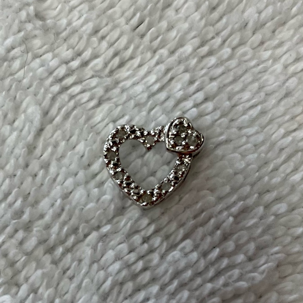 Diamond chips in sterling silver small pendant